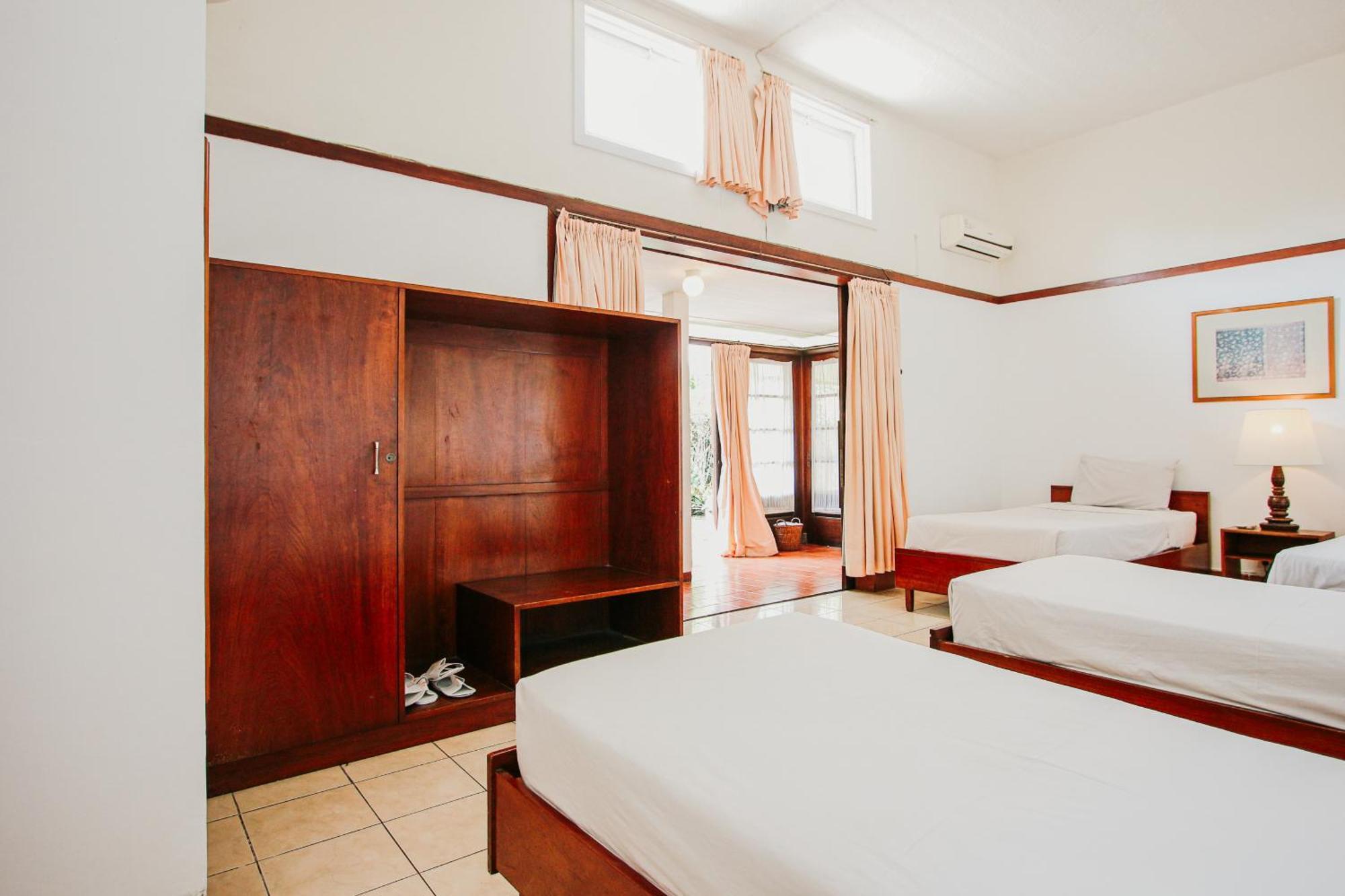 Hotel Bumi Asih Gedung Sate Bandung Exterior photo