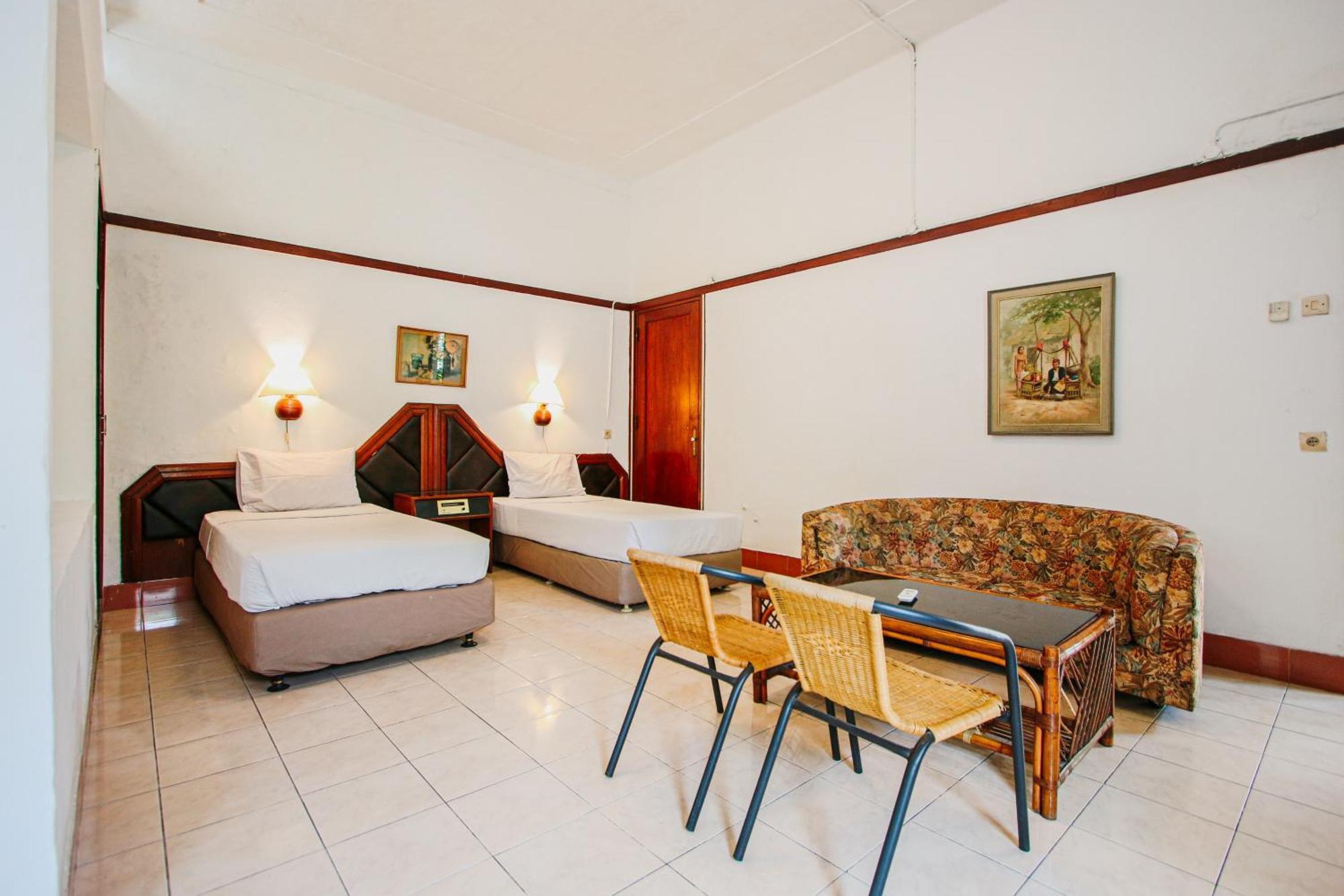 Hotel Bumi Asih Gedung Sate Bandung Exterior photo