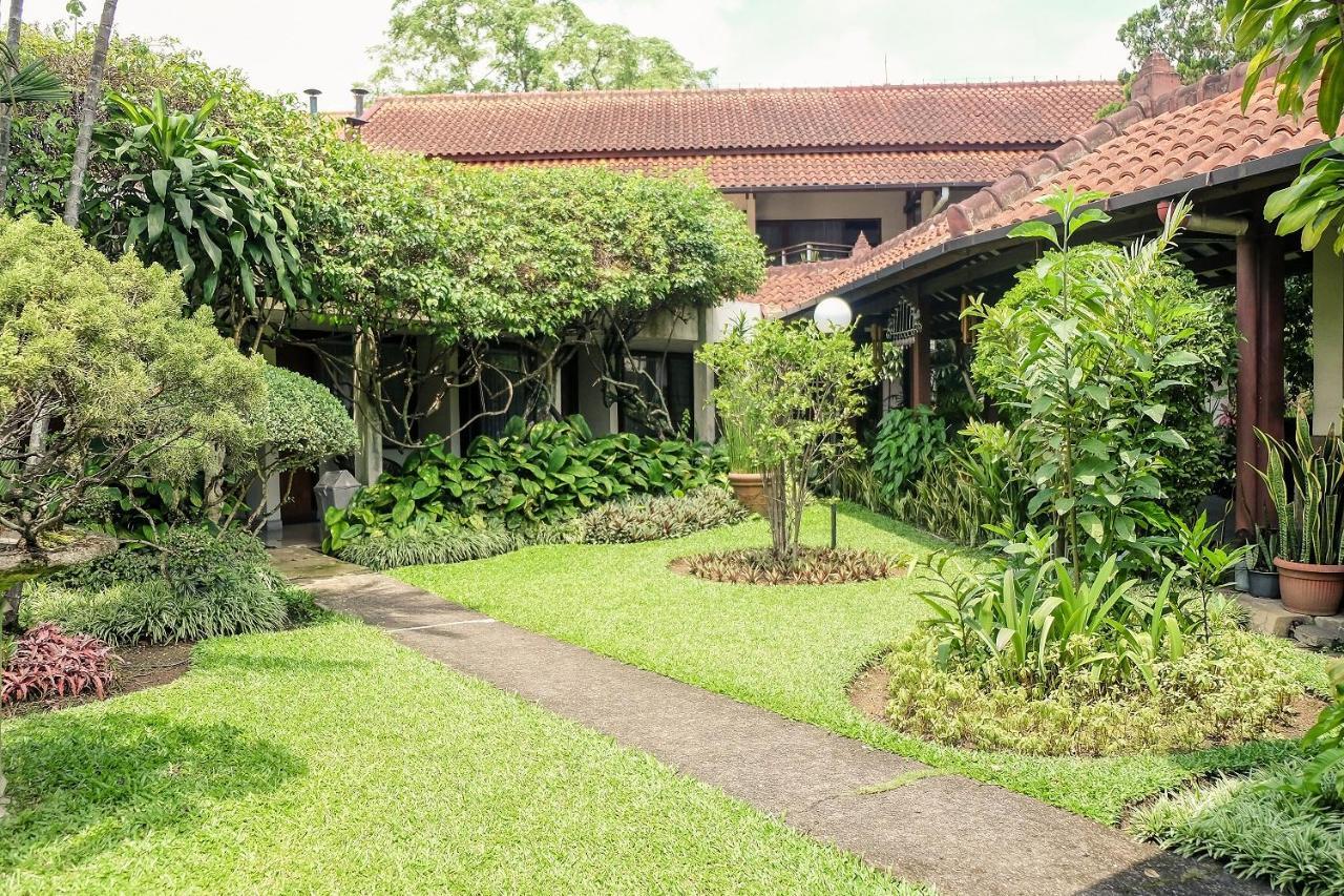 Hotel Bumi Asih Gedung Sate Bandung Exterior photo